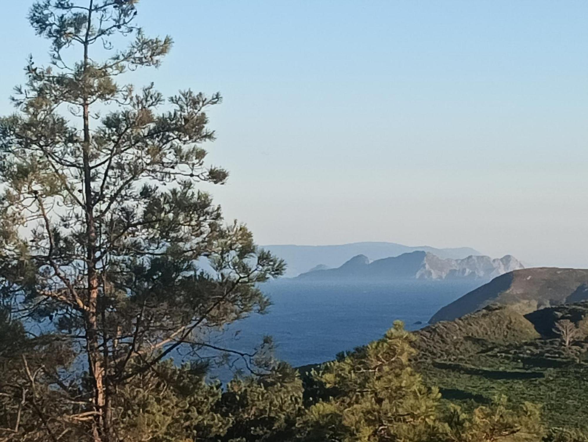 Villa A Parrula, Mar, Rio Y Montana Sotomayor Esterno foto
